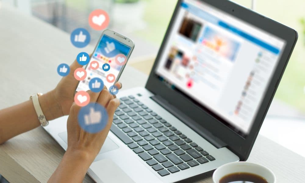 How Social Media Changes Our Perception of Reality